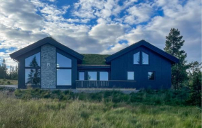 5 Bedroom Stunning Home In Løten